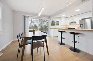 424 N Salem Dr, Schaumburg, IL 60194 - Photo 7