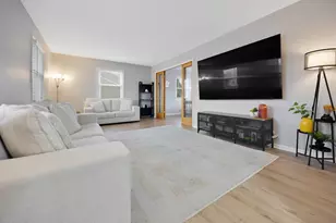 424 N Salem Dr, Schaumburg, IL 60194 - Photo 5