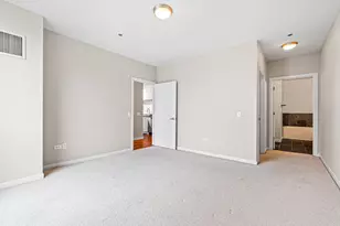 200 W Grand Ave, Chicago, IL 60654 - Photo 11