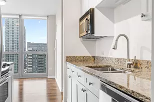 200 W Grand Ave, Chicago, IL 60654 - Photo 9