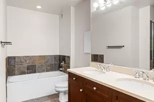 200 W Grand Ave, Chicago, IL 60654 - Photo 13