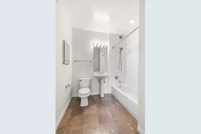 200 W Grand Avenue #2103, Chicago, IL 60654 - Photo 17