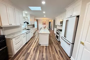 201 Begonia Dr, Matteson, IL 60443 - Photo 7