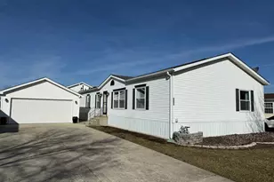 201 Begonia Dr, Matteson, IL 60443 - Photo 1