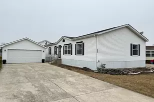 201 Begonia Dr, Matteson, IL 60443 - Photo 1