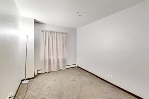 121 Gregory St, Aurora, IL 60504 - Photo 13