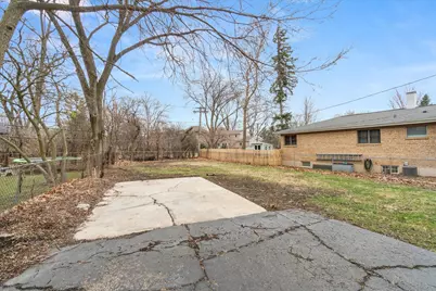 705 S Gables Boulevard, Wheaton, IL 60189 - Photo 17