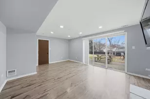 3349 Longford Dr, Joliet, IL 60431 - Photo 7