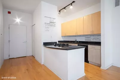 130 S Canal Street #816, Chicago, IL 60606 - Photo 5