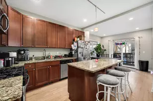 1330 W Roscoe St, Chicago, IL 60657 - Photo 15