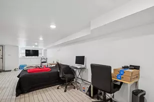 1922 W Wolfram St, Chicago, IL 60657 - Photo 13