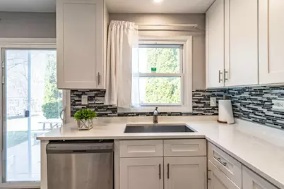 600 Thompson Boulevard, Buffalo Grove, IL 60089 - Photo 9