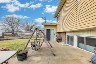 725 Elizabeth Ln, Des Plaines, IL 60016 - Photo 31