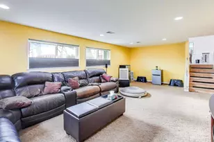 725 Elizabeth Ln, Des Plaines, IL 60016 - Photo 23