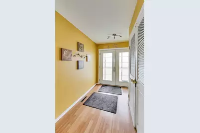 725 Elizabeth Lane, Des Plaines, IL 60016 - Photo 3