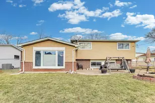 725 Elizabeth Ln, Des Plaines, IL 60016 - Photo 27