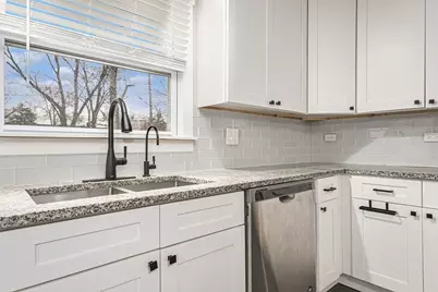 [Address not provided], Lombard, IL 60148 - Photo 9