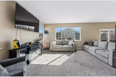 543 Sparrow Court, Lindenhurst, IL 60046 - Photo 3