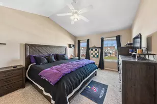 543 Sparrow Ct, Lindenhurst, IL 60046 - Photo 11