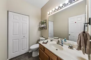 543 Sparrow Ct, Lindenhurst, IL 60046 - Photo 7