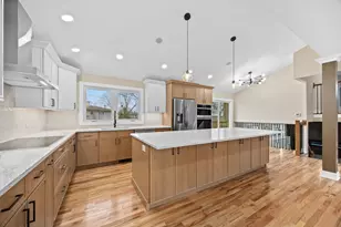 8651 S Kean Ave, Hickory Hills, IL 60457 - Photo 3