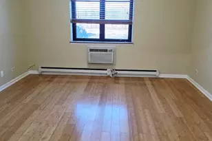 9078 W Heathwood Dr, Niles, IL 60714 - Photo 9