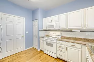 2278 Meadowcroft Ln, Grayslake, IL 60030 - Photo 9