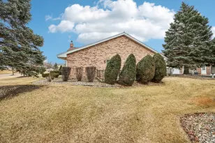 10515 Eagle Ridge Dr, Orland Park, IL 60467 - Photo 5