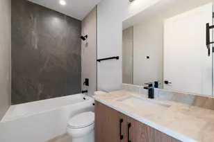 2351 W Flournoy St, Chicago, IL 60612 - Photo 13