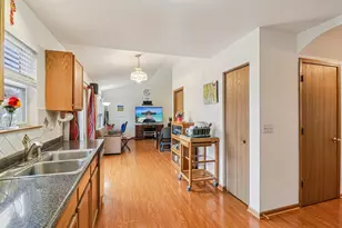 2070 Foxtail Dr, Aurora, IL 60504 - Photo 7