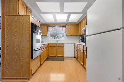 620 Chelmsford Lane, Elk Grove Village, IL 60007 - Photo 5