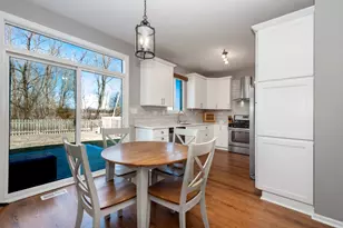 950 Black Cherry Ln, Round Lake Heights, IL 60073 - Photo 7