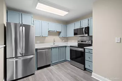 605 Barrington Avenue #222, East Dundee, IL 60118 - Photo 3