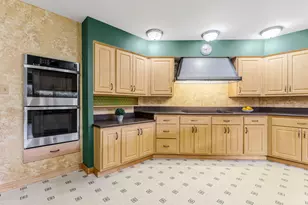 231 Bartram Rd, Riverside, IL 60546 - Photo 11