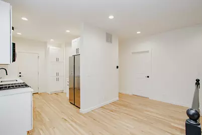 6677 N Oliphant Avenue #401, Chicago, IL 60631 - Photo 9