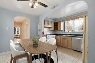 5722 W Grover St, Chicago, IL 60630 - Photo 7