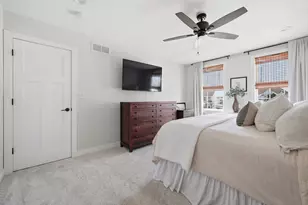 933 Wilkinson Ln, North Aurora, IL 60542 - Photo 29