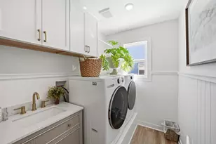 933 Wilkinson Ln, North Aurora, IL 60542 - Photo 15