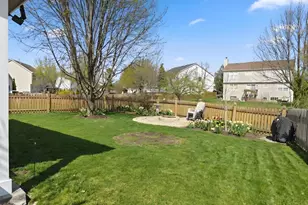 933 Wilkinson Ln, North Aurora, IL 60542 - Photo 69