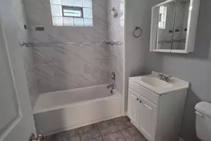 2704 E 77th St, Chicago, IL 60649 - Photo 9