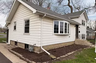 428 E 156th Pl, South Holland, IL 60473 - Photo 1