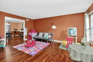 911 Rock Spring Rd, Naperville, IL 60565 - Photo 3