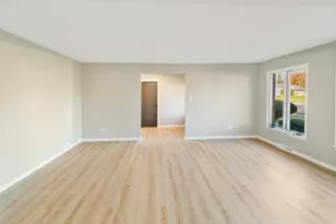 17001 Kimbark Ave, South Holland, IL 60473 - Photo 9