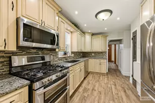 941 S 4th St, Aurora, IL 60505 - Photo 9