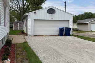 406 S Willow St, Granville, IL 61326 - Photo 5