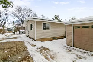 6305 Robert Rd, Cary, IL 60013 - Photo 5