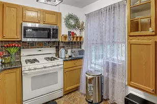 2424 W Estes Ave, Chicago, IL 60645 - Photo 9