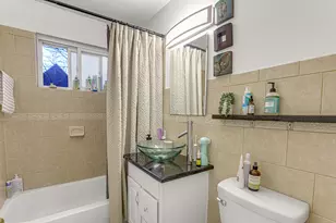 2424 W Estes Ave, Chicago, IL 60645 - Photo 19