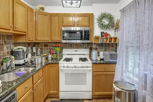 2424 W Estes Ave, Chicago, IL 60645 - Photo 11