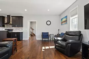 10432 S Homan Ave, Chicago, IL 60655 - Photo 9